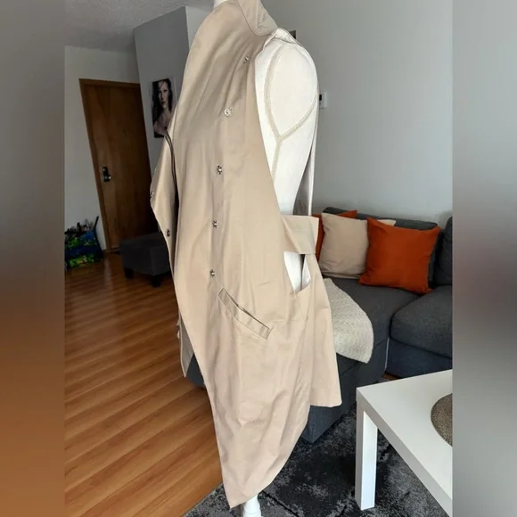 Asymmetrical Tan Vest - Picture 5 of 9